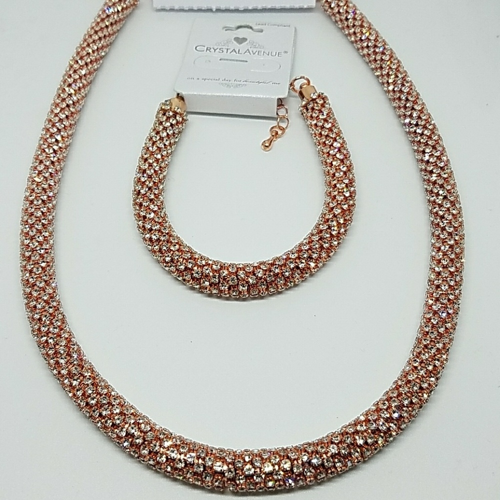 Crystal Avenue Necklace w/ Bracelet - Picture 2 of 2